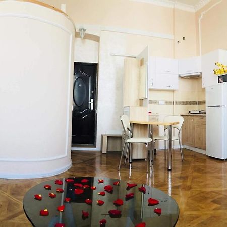 Apartment In The City Center Івано-Франківськ Екстер'єр фото