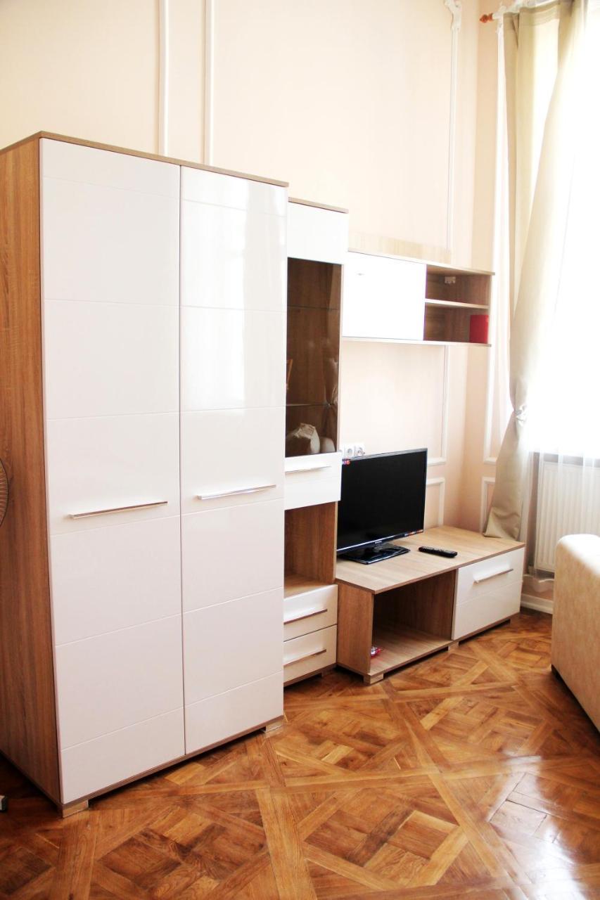 Apartment In The City Center Івано-Франківськ Екстер'єр фото